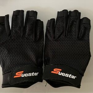 Suestar Black Fingerless Workout Gloves for Men and Women